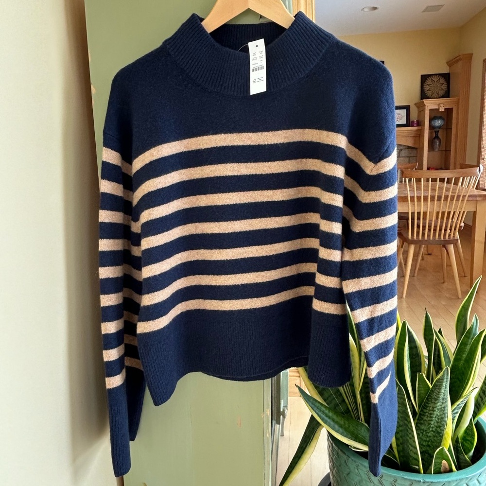 J. Crew Women’s Chunky Crewneck Sweater in Supersoft Yarn Navy/Camel Large NWT - Picture 2 of 16